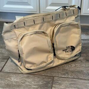 The North Face Cream Bag fits 15” laptop